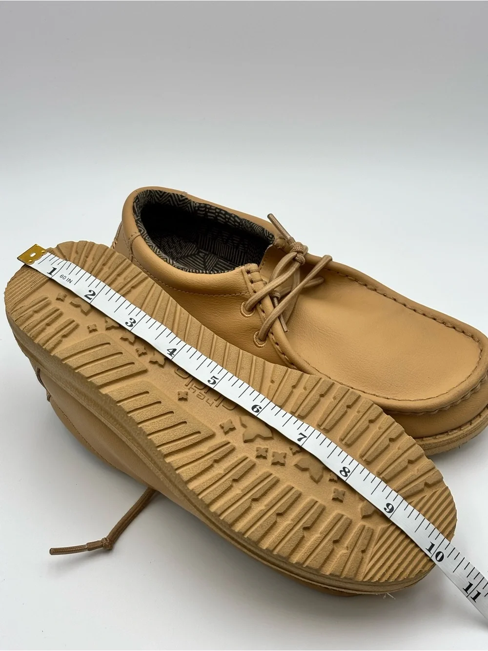Hey Dude Wally Mono Leather Tan Slip-on Loafers Comfortable Light-Weight Size 4